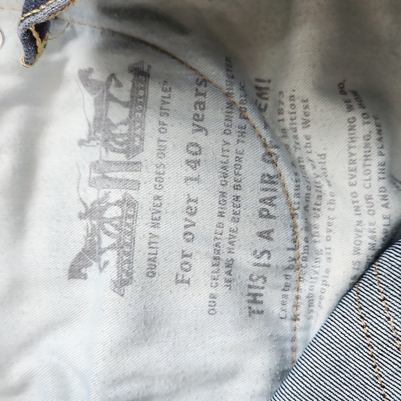 Levi's Blue Straight Jeans Classic Denim, 32x30, Like New - Picture 4 of 5